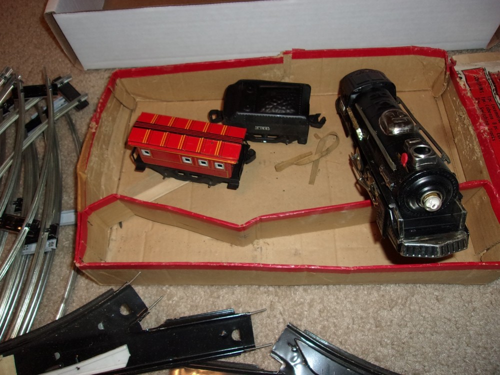 Cragstan 13 piece Battery Powered Giant Switcher Train Set