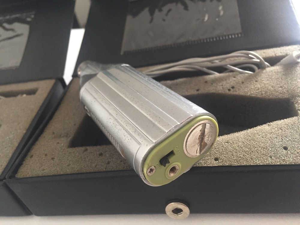 Chiayo Electronics RQ-300 Vintage Wireless Receiver & 2 Microphone Transmitter