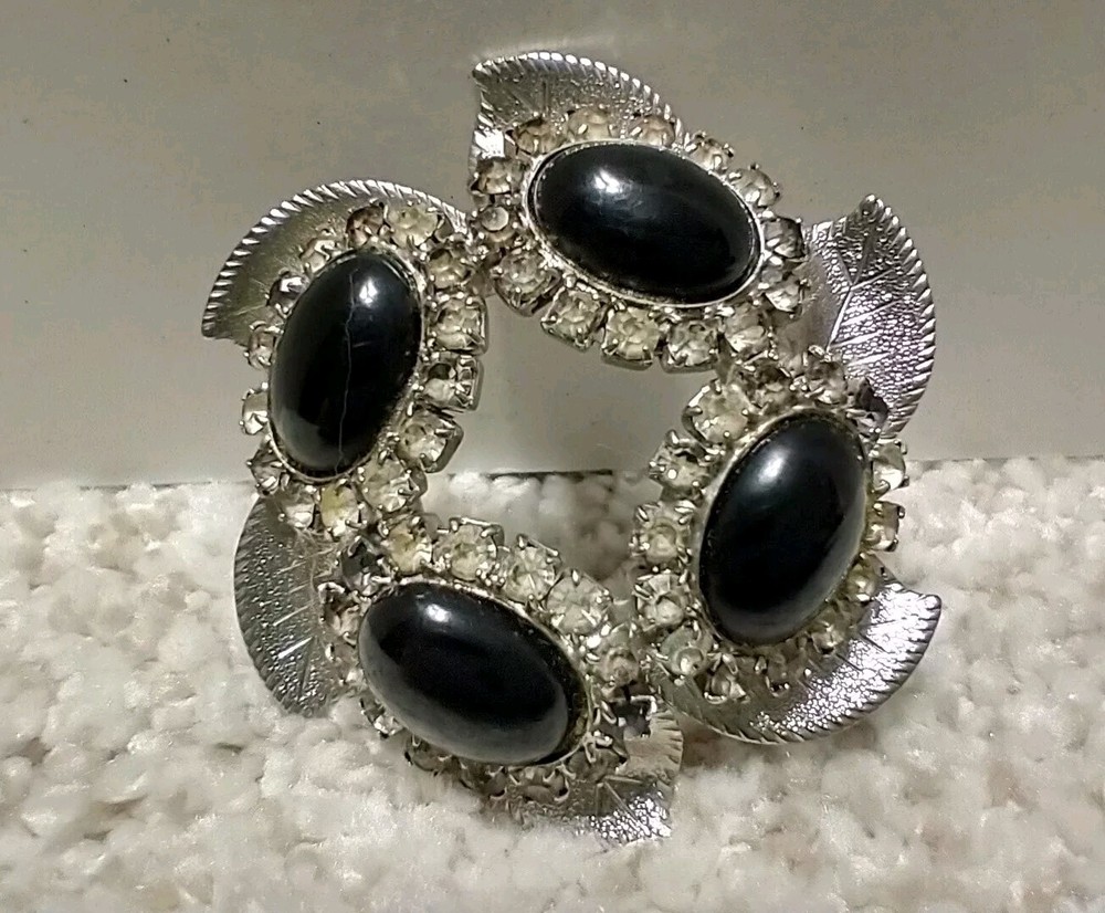 Black Leaf Wreath Pendant With Rhinestones Silver Tone