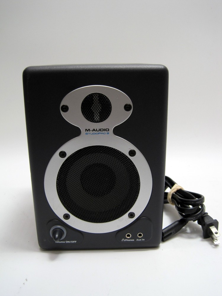 Single M AUDIO STUDIO PRO3 Studio Monitor Speaker Left Powered Speaker