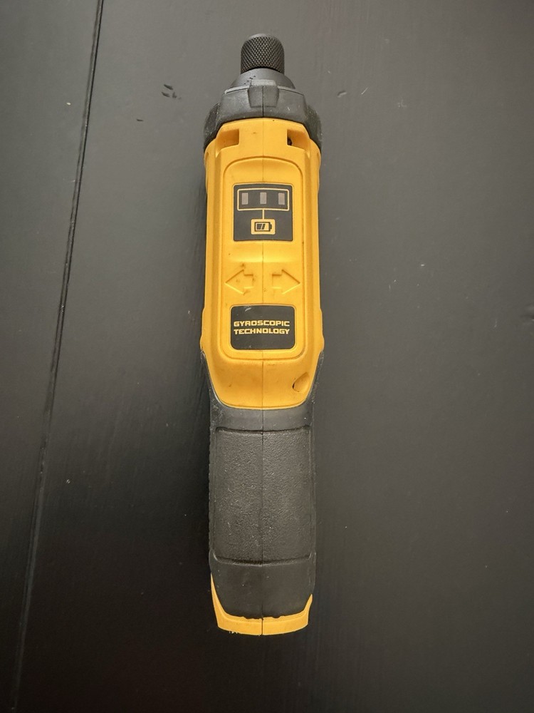 DEWALT DCF682 8V MAX Screwdriver + Battery & Charger