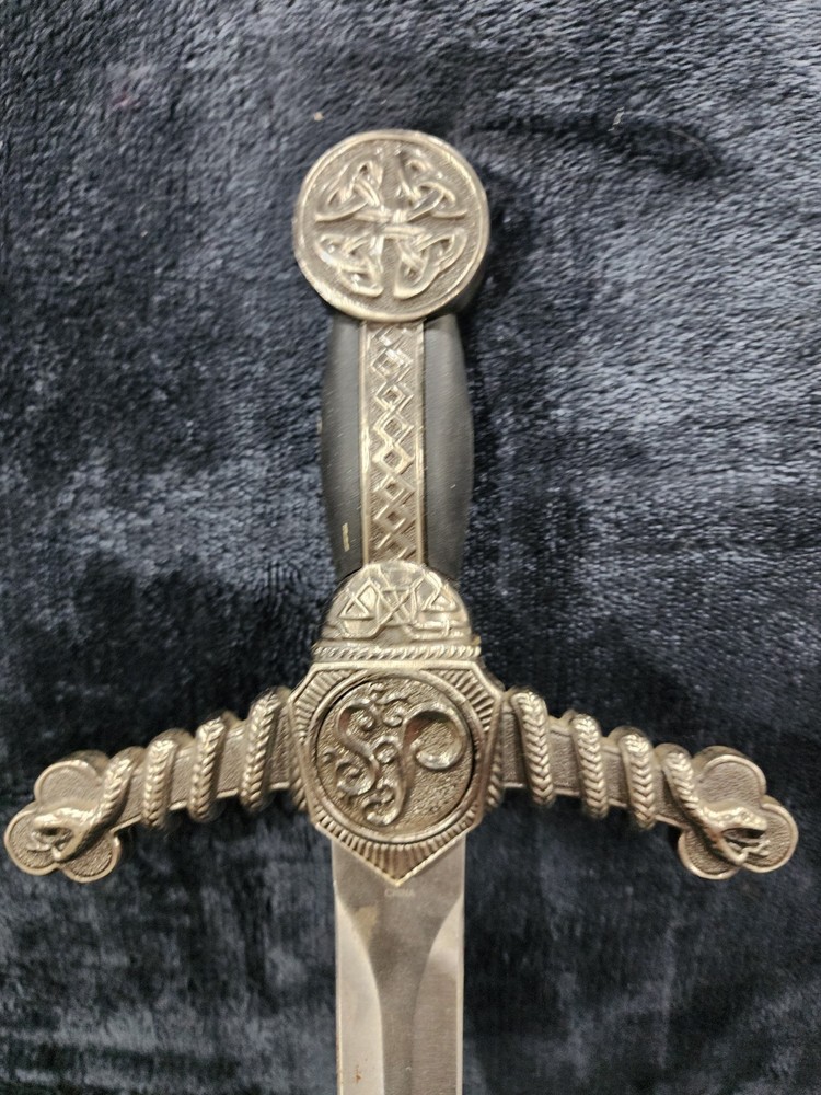 Celtic Knot Dagger martial arts swords