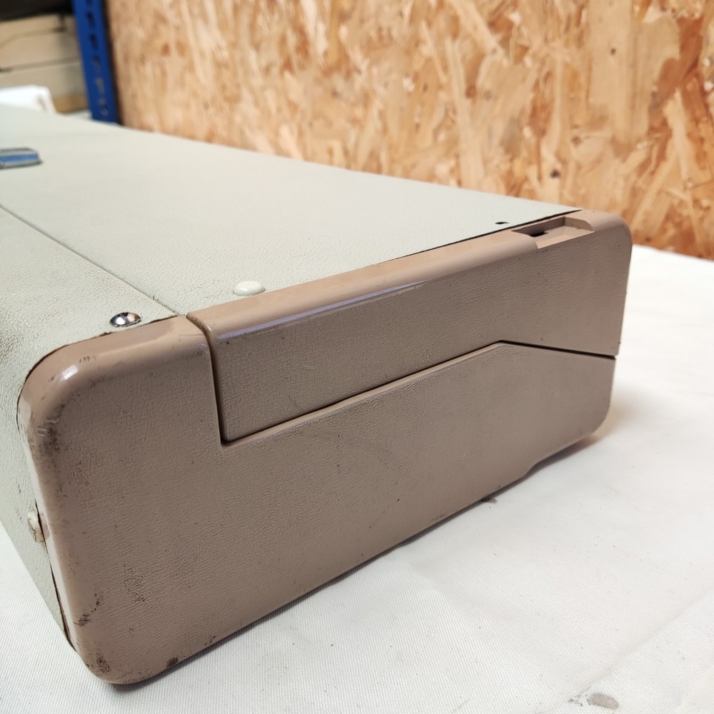 BROTHER KH-830 KNITTING MACHINE WITH ACCESSORIES READ DESCRIPTION