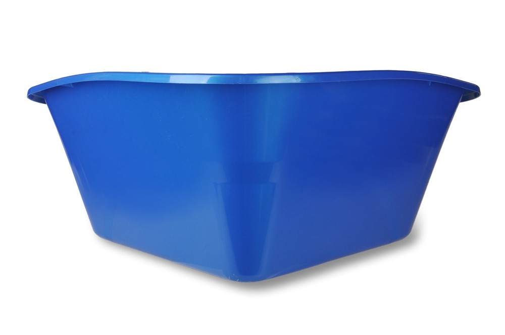 Corner Litter Pan from Van Ness High Sided Design Maximizes Corner Space Usage
