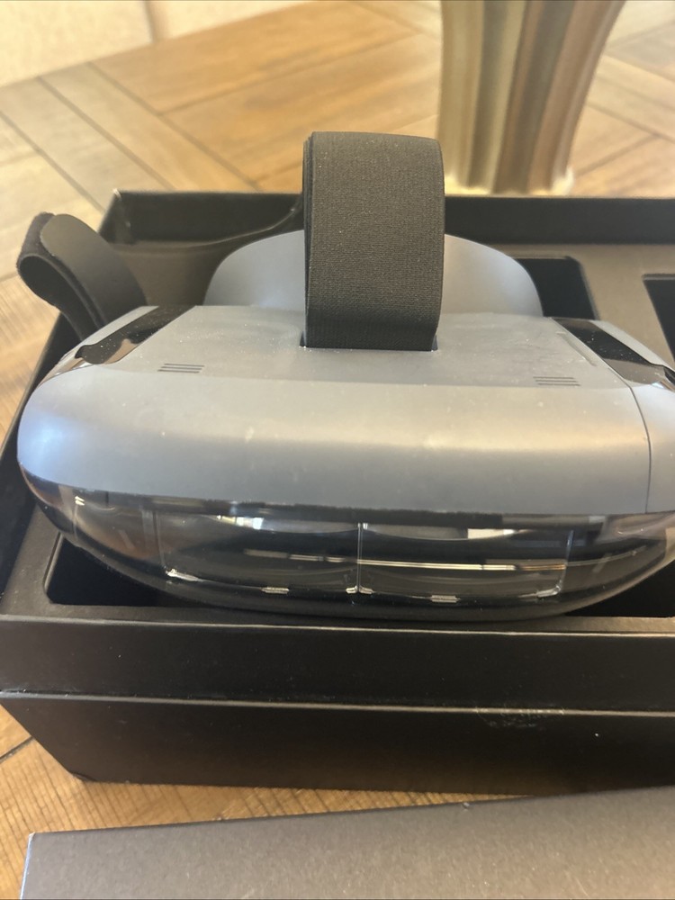 Lenovo Star Wars Jedi Challenges AR Lightsaber Controller Headset & Beacon 2017