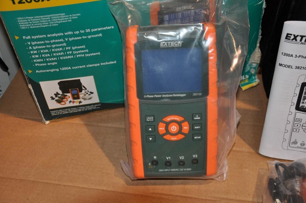 Extech 1200A 382100 3-Phase Power Analyzer/Datalogger Kit