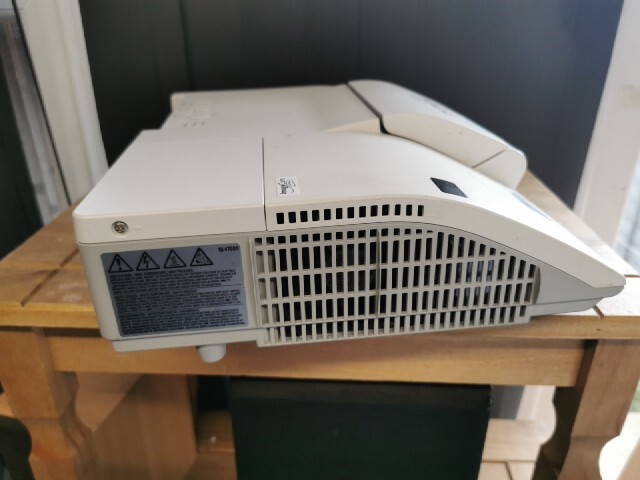 Hitachi LCD CP-A222WN