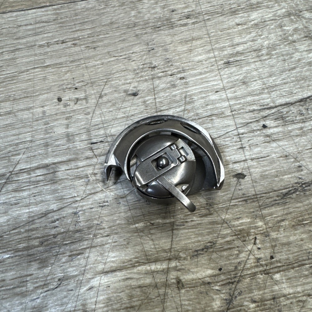 SINGER 293 B Sewing Machine BOBBIN CASE HOOK