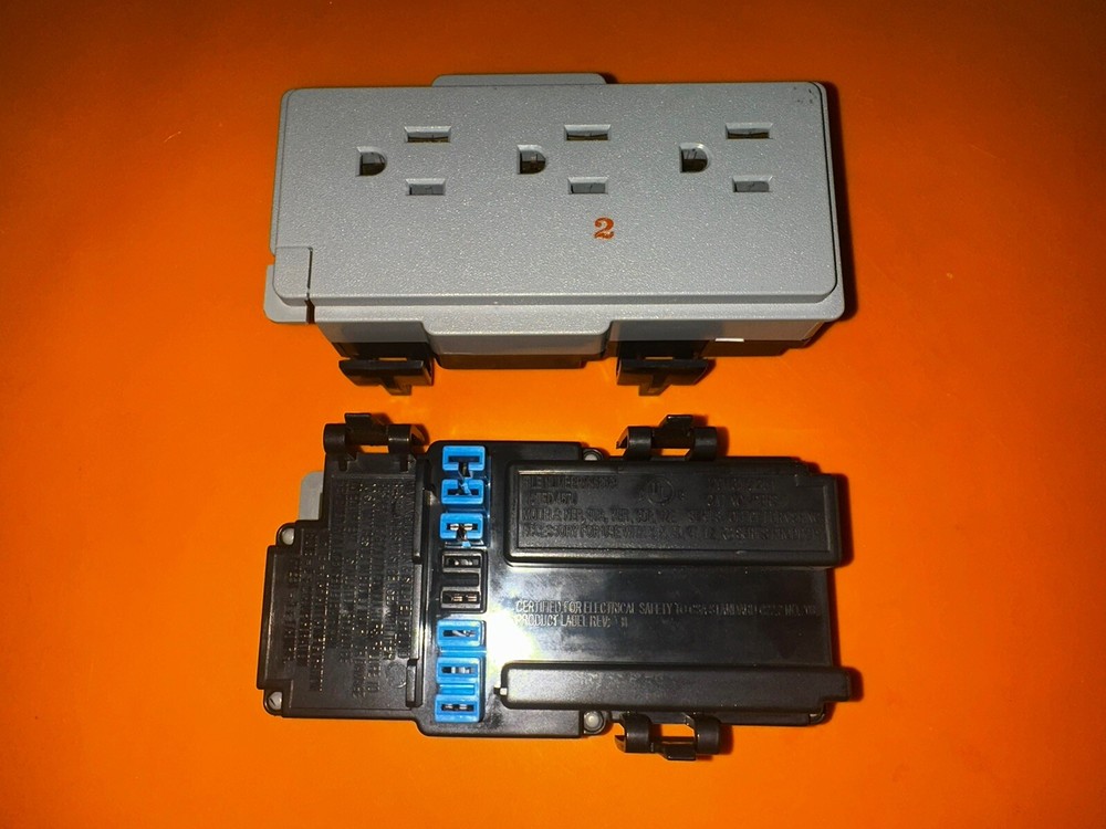 Haworth Tri-plex Receptacles Circuits 1, 2, 3 Plz Specify - (Premise, Compose)