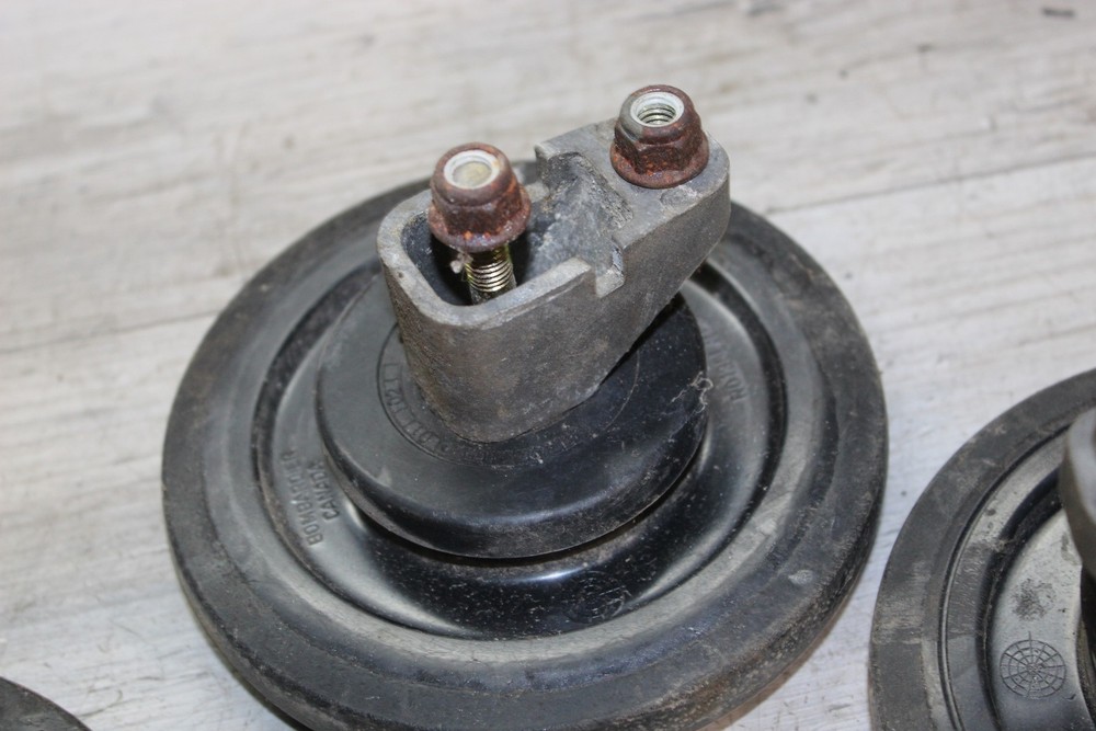 2001 Ski-doo Summit 800 Track Wheel Idler Guide