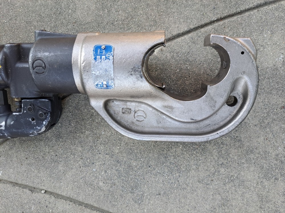Cembre Hydraulic Crimper HT131L-C Electrical Crimp Tool Cable Crimper