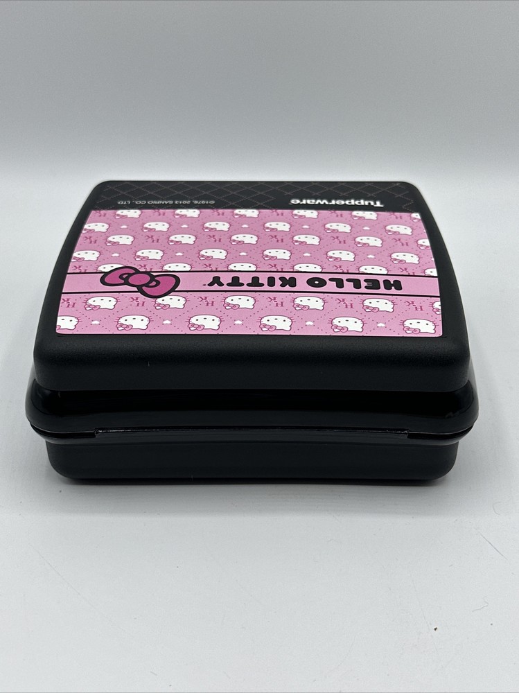 Tupperware Hello Kitty Bowtastic 2013 Sanrio Sandwich Keeper