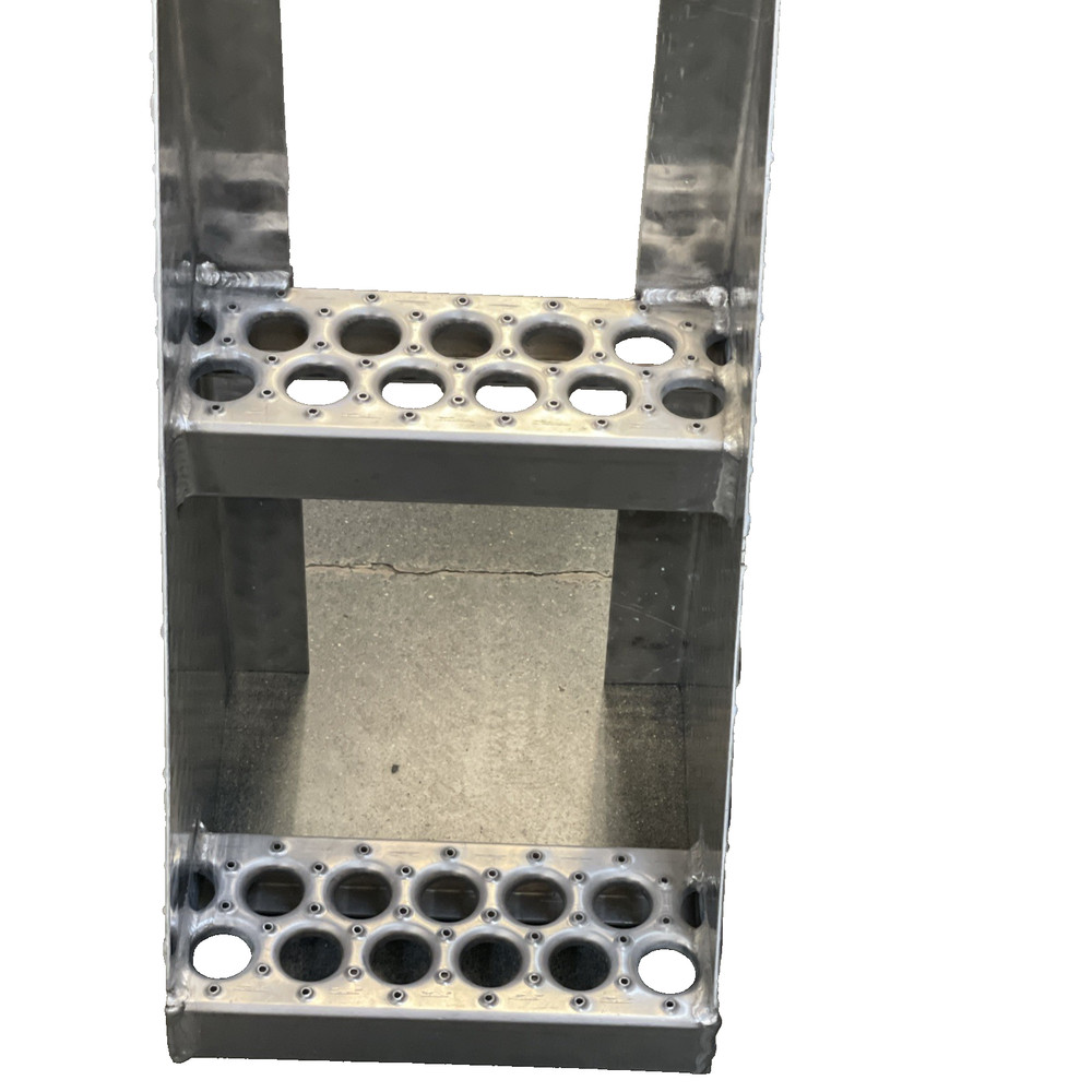 M11-840 MAGNUM Frame Step, Bolt-On