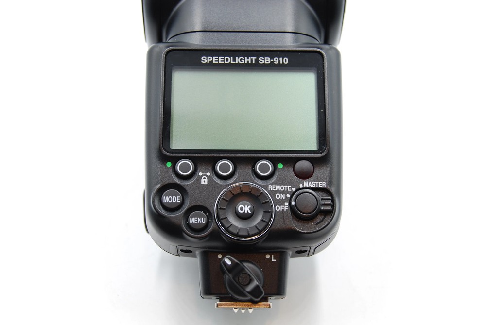 USED Nikon SB-910 Speedlight Flash