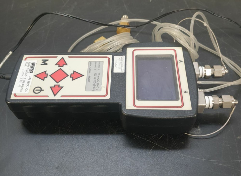 mensor 2320 Handheld Precision Pressure Gage