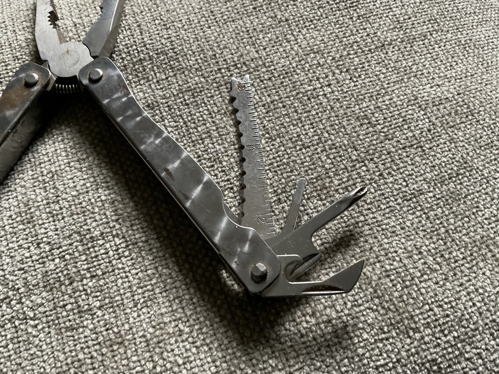 Multi-tool Unbranded Vtg See Pics With Black Leather Case