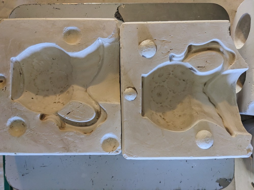 Daisy Pitcher Vintage Slip Casting Ceramic Mold