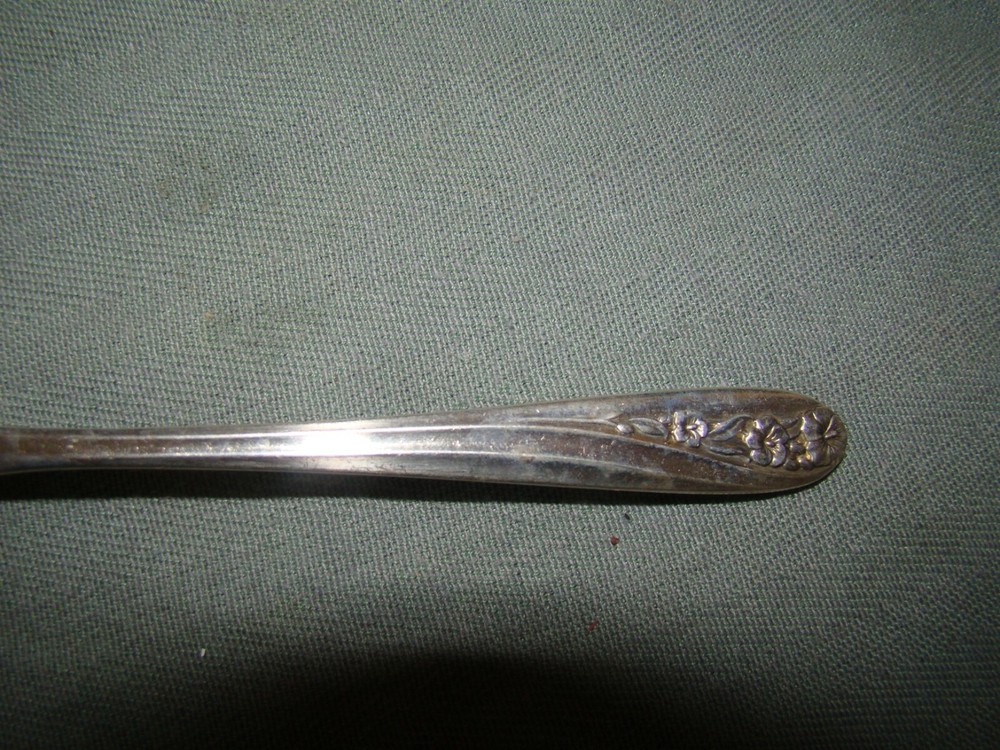 INTERNATIONAL TRADITION STERLING SILVER DESIRE COCKTAIL FORK NO MONOGRAM