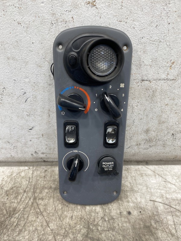 2006 Freightliner CST 120 Climate Control (718-11329)