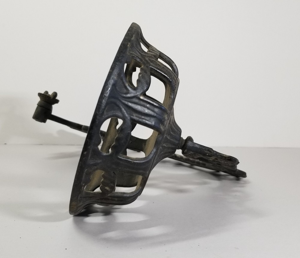 Antique Cast Iron Lamp Holder Sconce Great Pre-owned Condition