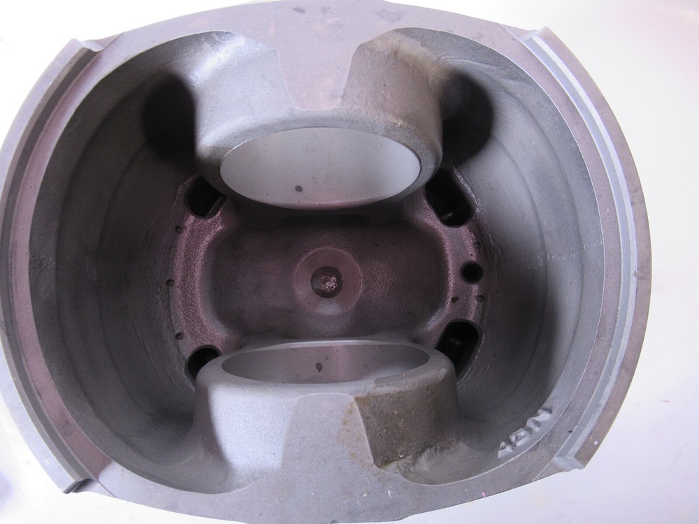 (1) New OPEN BOX for Cummins ENGINE PISTON 3638753