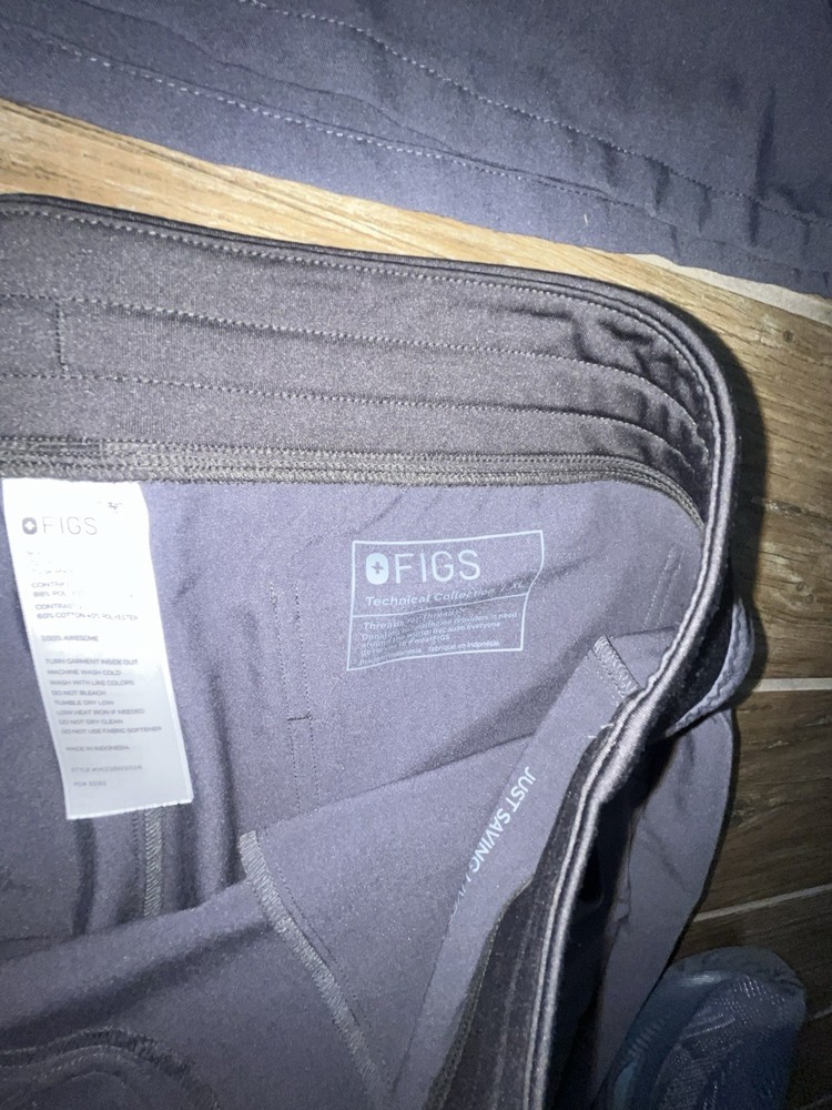 Figs Grey Two-Piece Scrub Set with Pink Drawstring XL