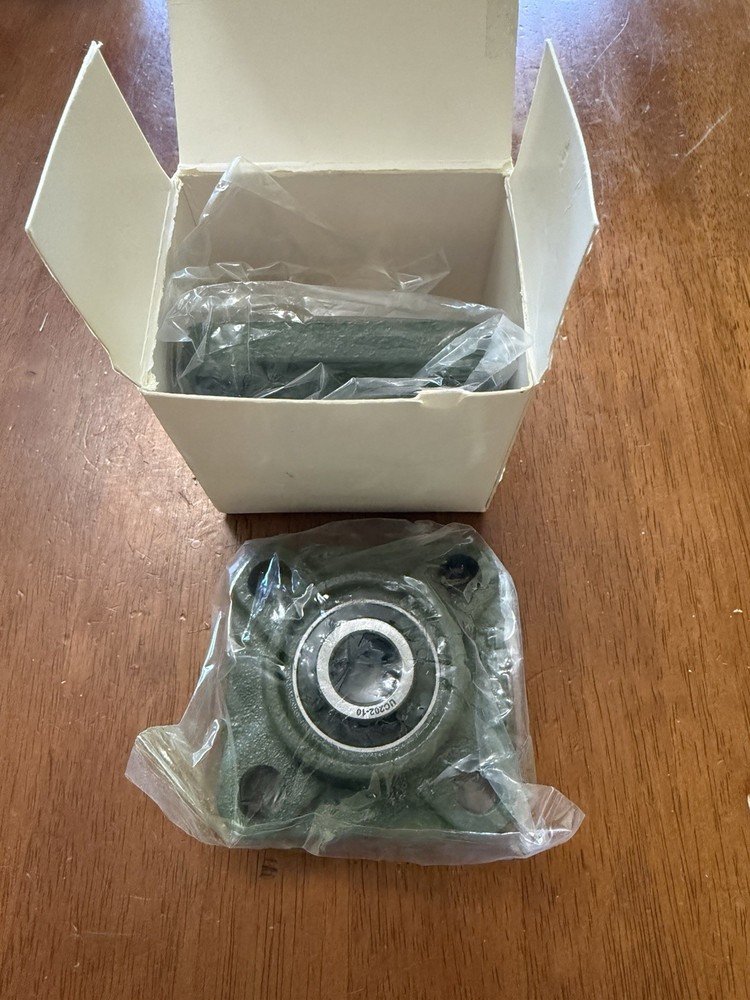 UCF203 Square Flange Pillow Block Bearing