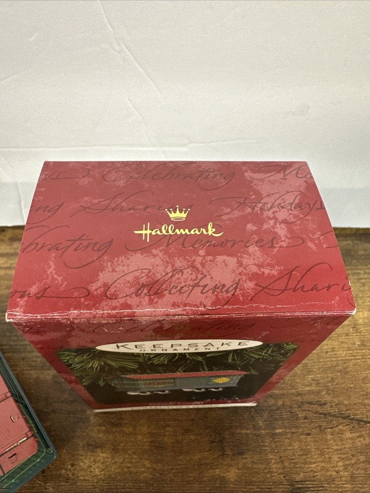 Hallmark Keepsake Ornament Yuletide Central 1997