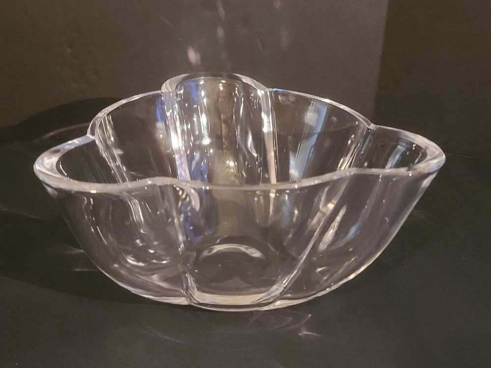THICK HEAVY GLASS 9" Mikasa Marquesa Triangle Ruffle Bowl Triangular