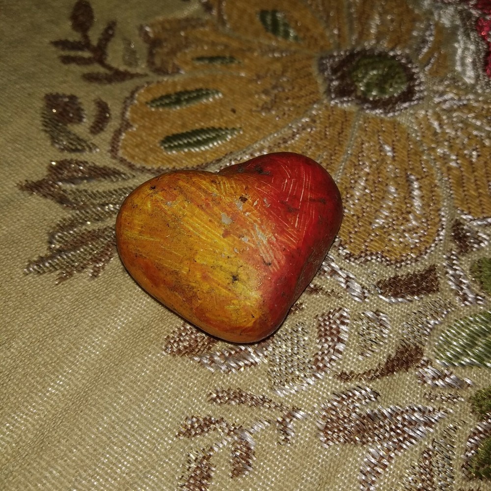https://ebay.it/usr/faquar-57 YELLOW RED HEART H3CM BASE 4 CM