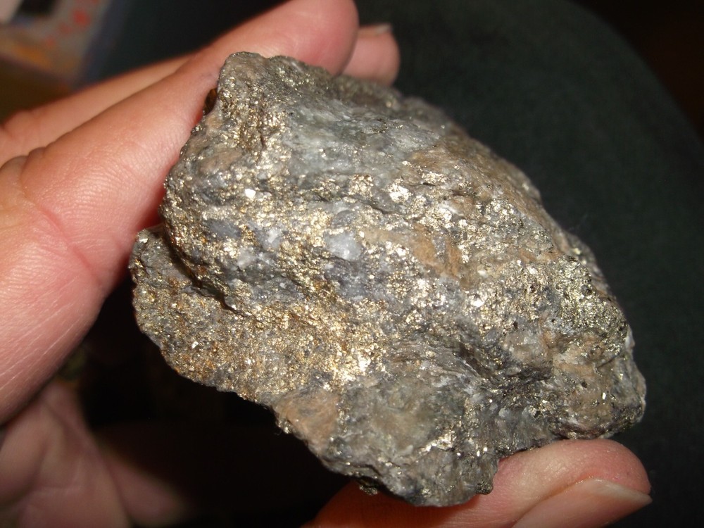 Gold, silver, copper, 225 grams samples ,ore high grade .