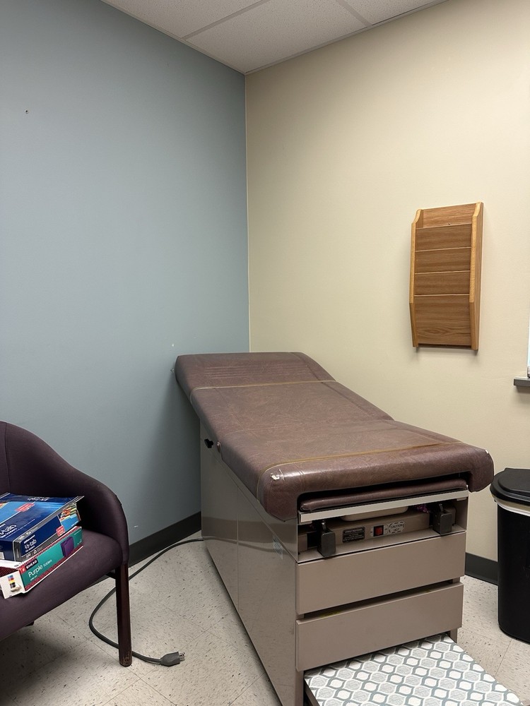 Midmark Ritter 104 Exam Table