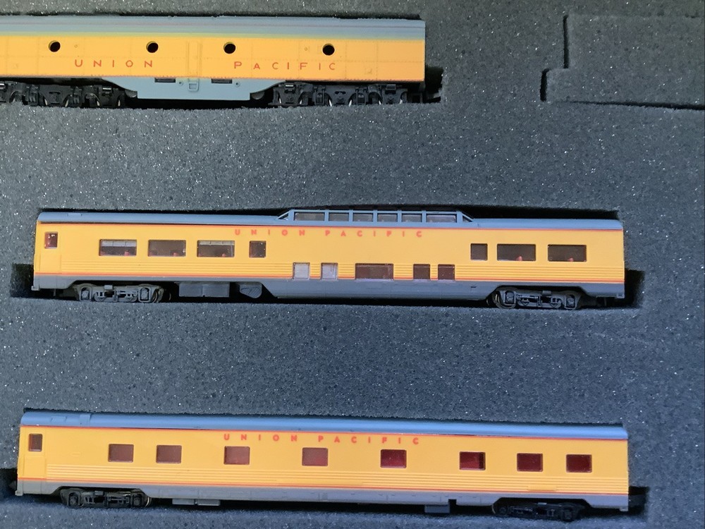 Con-Cor N Scale Union Pacific Passenger Set #004301