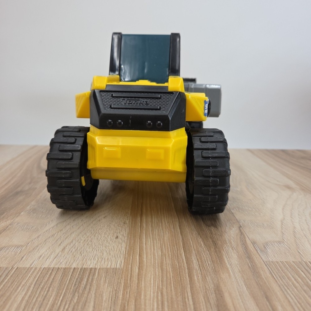 Tonka T04 Construction Front End Loader Excavator 2018 Hasbro Engine Start Sound