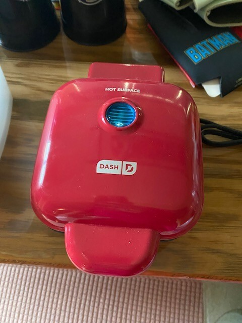DASH EGG BITE MAKER RED MAKES 4