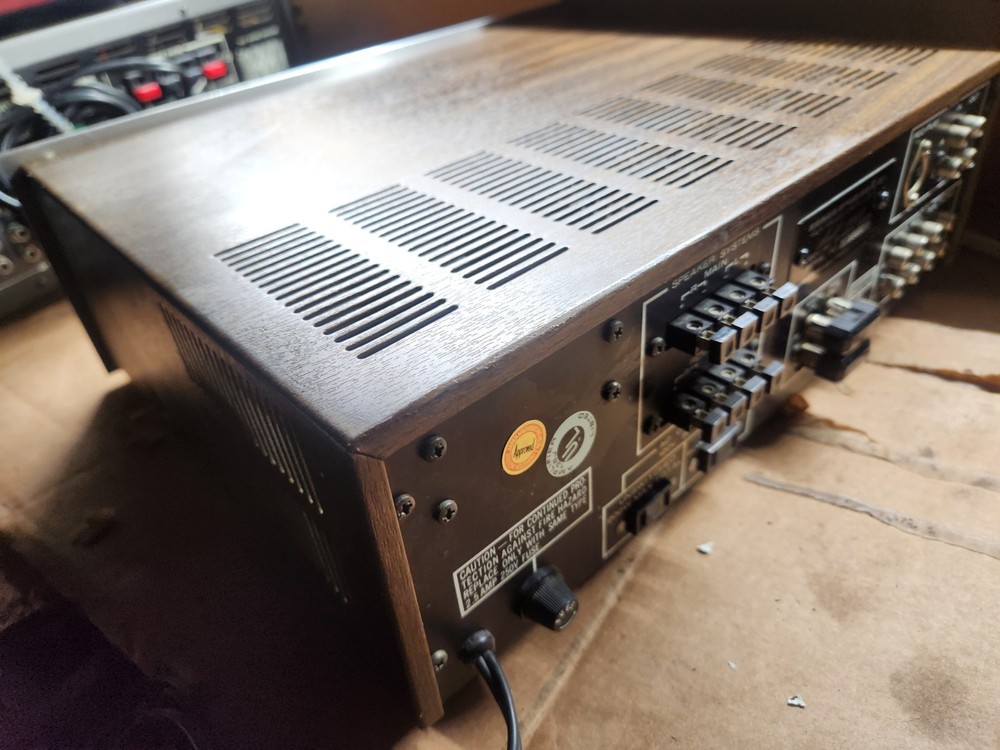 Vintage Marantz 1060 Console Stereo Integrated Amplifier