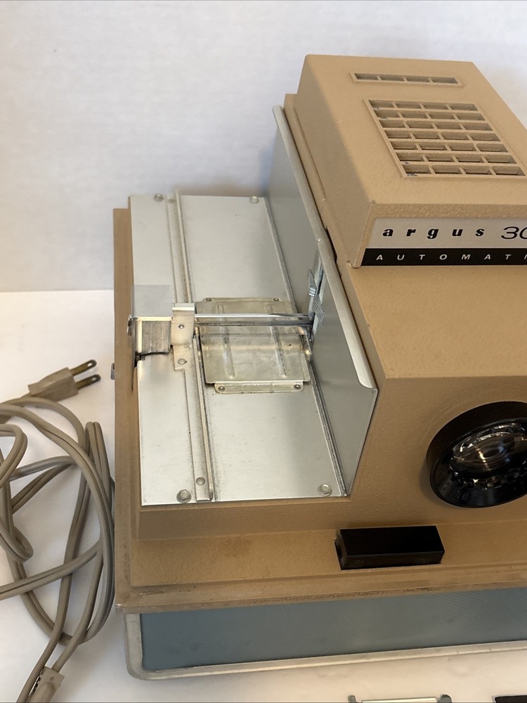 Vintage Argus 300 Model 38 Automatic Slide Projector with Carrying Case
