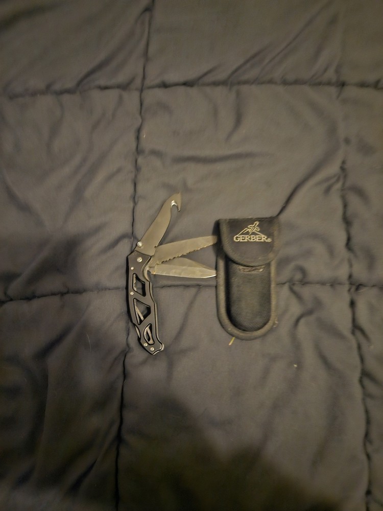 Gerber 3 Blade Knife