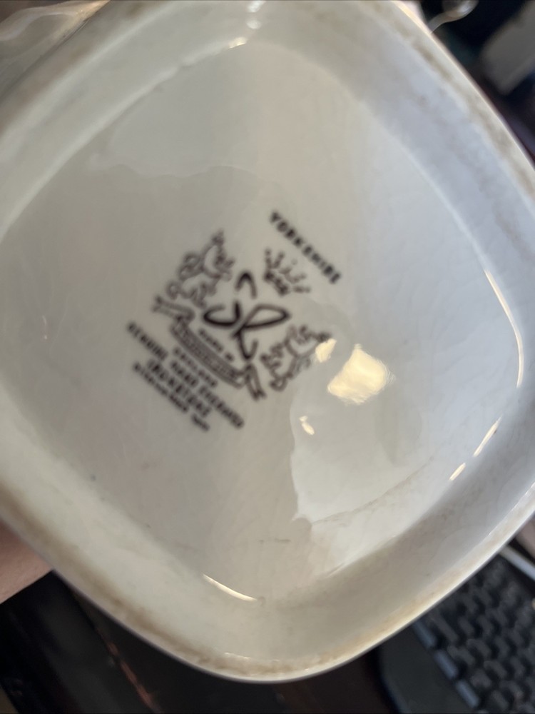 9" Yorkshire scenic coffeepot