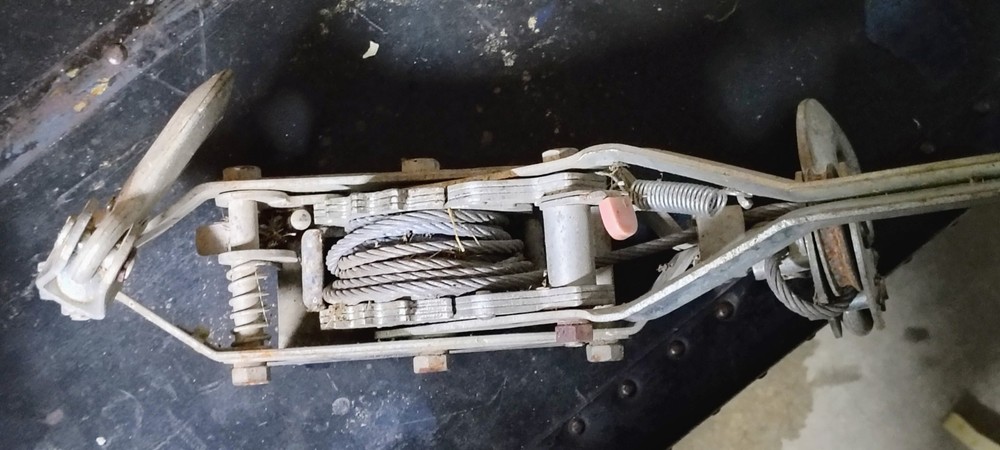 American Power Pull 2 Ton Cable Puller 18600 Come Along