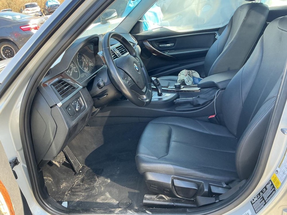 320I 2013 Glove Box 4969493