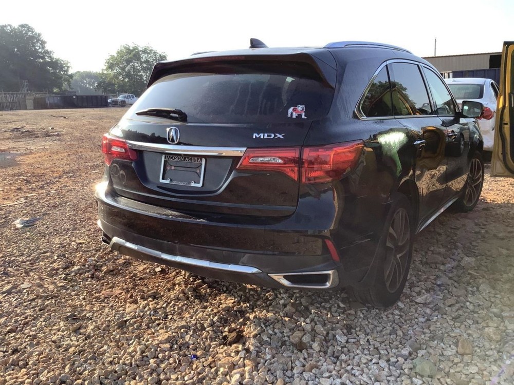 MDX 2017 Glove Box 4694809