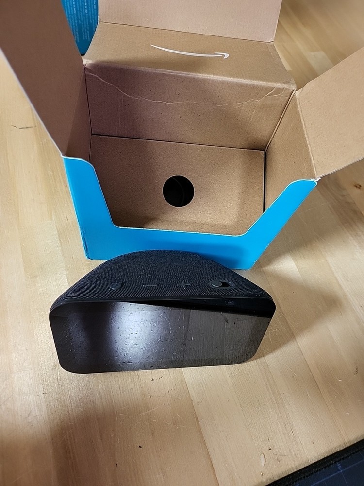 Amazon Echo Show 5 (3rd Generation) - Charcoal-New- open/ damaged box