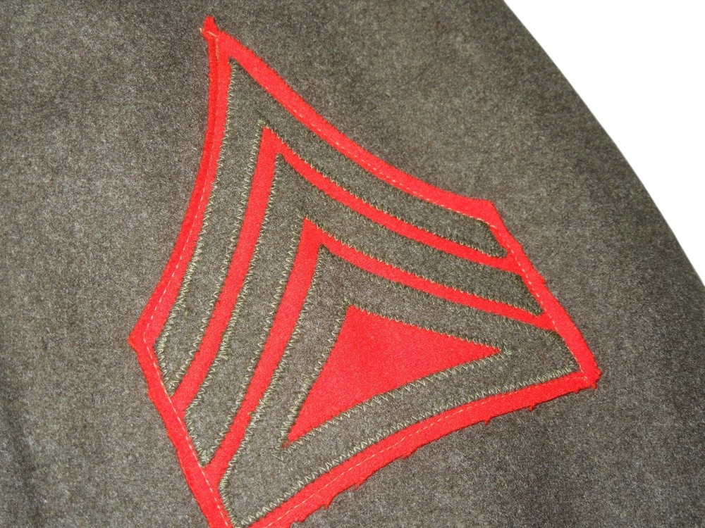 WWII USMC 4th Marine Division Named Technical Sergeant Uniform Jacket Ribbons