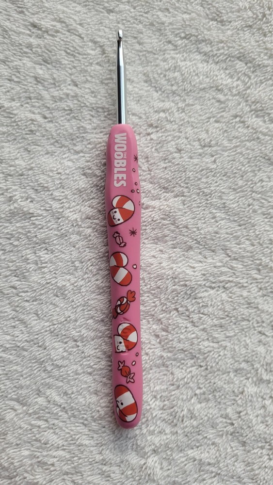 Preowned Candy Cane Wooble Ergonomic Crochet Hook
