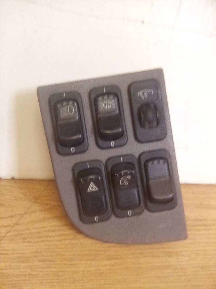 Peterbilt 387 S64-6080-145L00 Dash Switch Panel