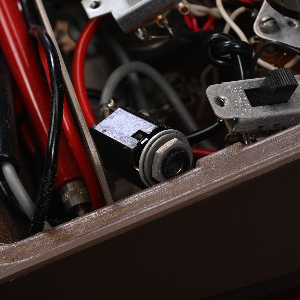 Vintage Heathkit Utility Solid State Voltmeter Model IM-17 in Original Case