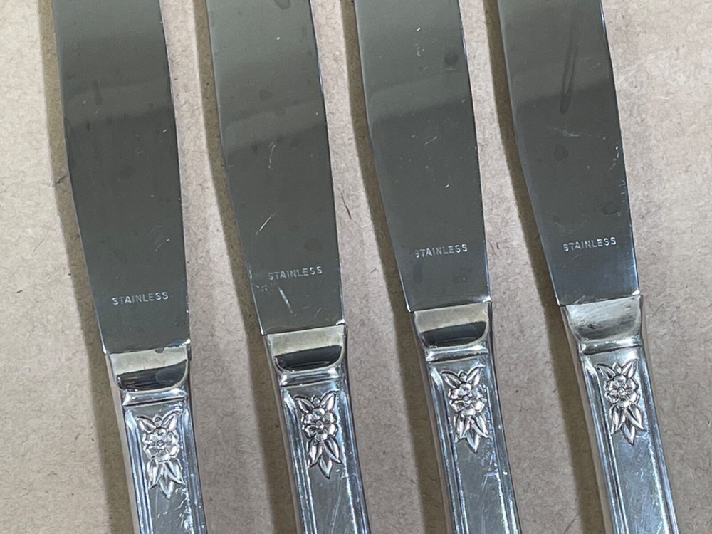4PC IS ROGERS & BRO STARLIGHT SILVERPLATE DINNER KNIVES FLATWARE LOT