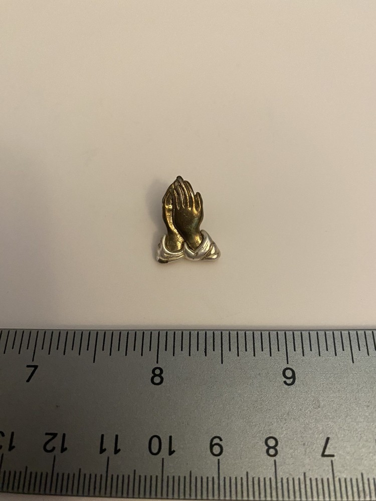 Praying Hands Lapel Pin P125