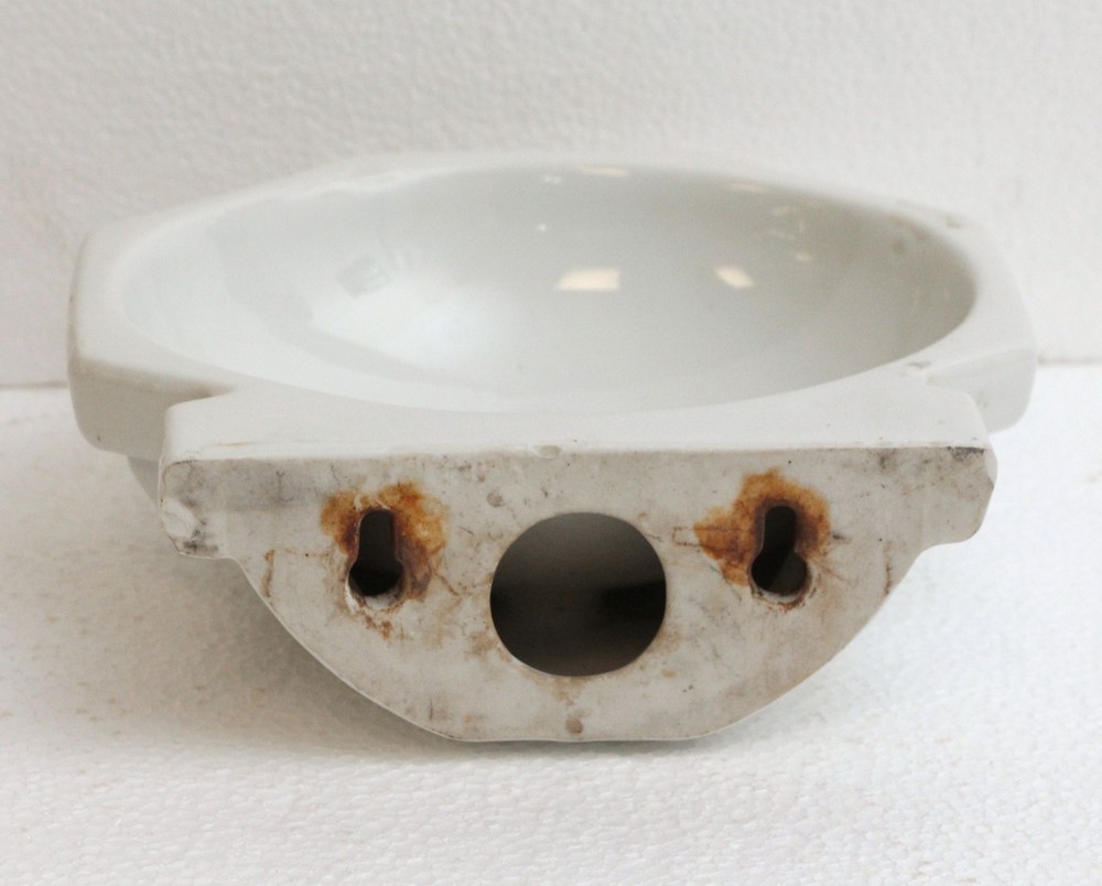 Wall Mount White Ceramic Sponge Dish